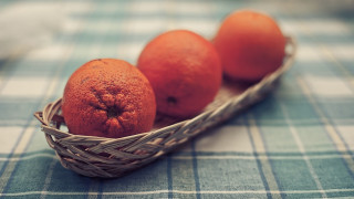 Three oranges basket checkered tablecloth 2 - a tablecloth free wallpaper