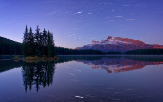 Mountain range reflection night stars - astrophotography free wallpaper