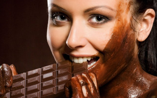 Chocolate face woman decadent transgressive - chocolate free wallpaper
