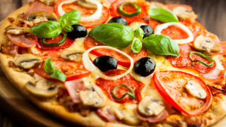 Pizza tomatoes mushrooms olives basil - tomato free wallpaper