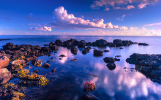 Rocky beach water clouds impressionist - a rocky beach free wallpaper for desktop