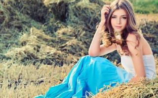 Hayfield elina karimova bluedress blur - a blue blanket free wallpaper
