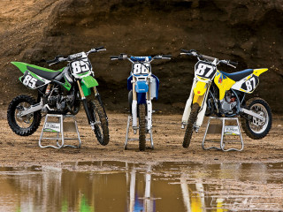 Dirtbikes dirtfield rockwall reflection tiltshift - david budd free wallpaper