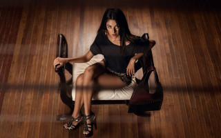 Woman sitting crossed legs highheels 2 - her shoe free wallpaper