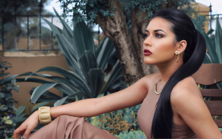 Woman bench tree plant sculpture - contemporary free wallpaper for desktop