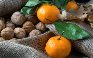 Nuts oranges burlap leaves stilllife - leaf free wallpaper