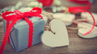 Heart wooden decoration gift red - a gift box free wallpaper