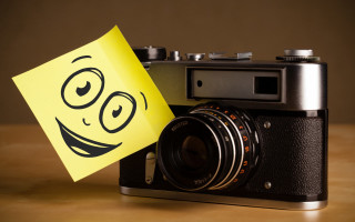Camera smiley yellow sticker art - photographic free wallpaper