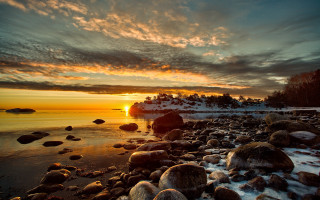 Sunset rocky beach boat snow - the shore free wallpaper
