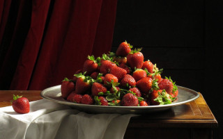 Strawberries table plate berries candles - a white cloth free wallpaper