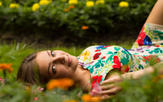 Woman flower field portrait santa - portrait photography free wallpaper