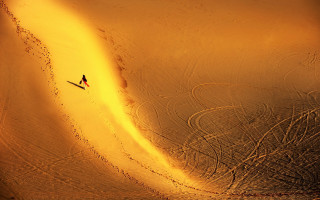 Skiing snow mountains dusk orange - a snow free wallpaper for desktop