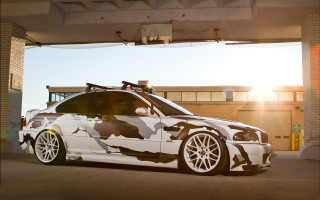 White car camouflage parking lot - the window free wallpaper for desktop