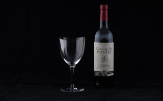Wine glass still life black - product photography free wallpaper