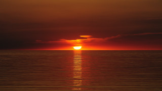 Sunset ocean boat bird cloud - aldus manutiu free wallpaper