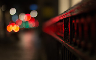 Blurry street red light tilt - david begbie free wallpaper