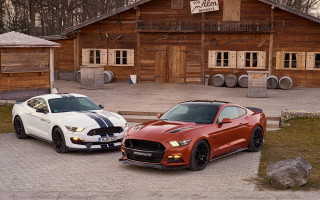 Two cars wooden building barrels - free cars wallpaper