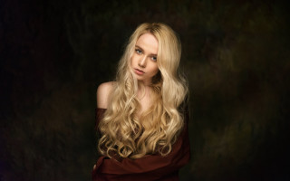 Blonde woman rococo portrait green - long blonde hair free wallpaper