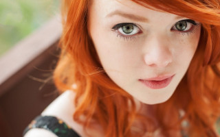 Red hair green eyes black - fauvism free wallpaper