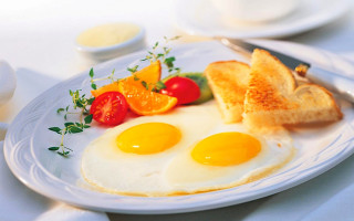 Plate eggs toast tomatoes table - a fork and knife free wallpaper