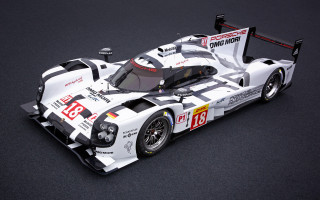 White race car number helmet - ambient occlusion free wallpaper