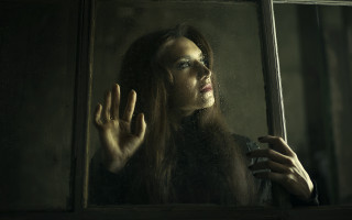 Woman long hair window starry - the glass free wallpaper