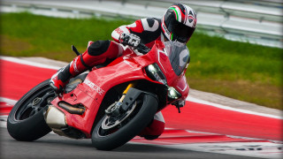 Motorcycle racetrack grass blurry helmet - hard free wallpaper