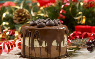 Chocolate cake christmas decorations bokeh - a chocolate cake free wallpaper