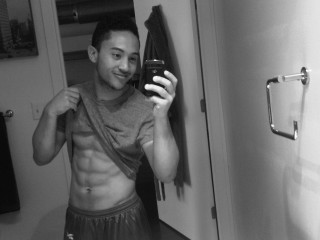 Man taking selfie mirror shirt - mitchell mohrhauser free wallpaper