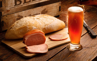 Wooden table loaf bread beer - adolf bierbrauer free wallpaper