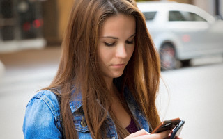 Blonde woman street phone blurry - her cell phone free wallpaper