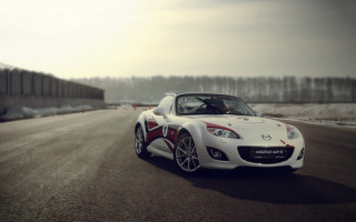 White sports car road train - the track free wallpaper