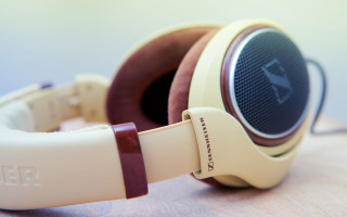 Headphones table closeup brown band - headphone free wallpaper