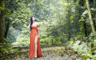 Woman red dress woods portrait - her waist free wallpaper