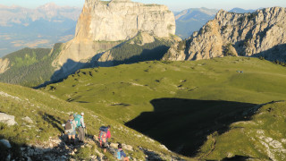 Mountain hiking valley view blue - panoramic free wallpaper