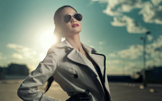 Woman trench coat sunglasses sunset - araceli gilbert free wallpaper