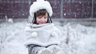 Little girl white sweater hat - a white sweater free wallpaper