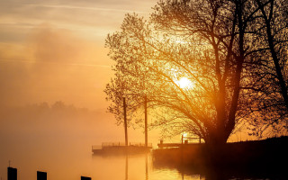 Boat sunset fog cityscape gradient - the sun in the distance free wallpaper for desktop