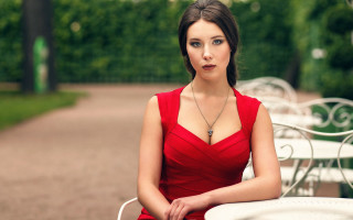 Woman red dress park portrait - a red dress free wallpaper for desktop