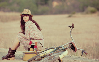 Woman bike luggage sand sunny - byeon sangbyeok free wallpaper
