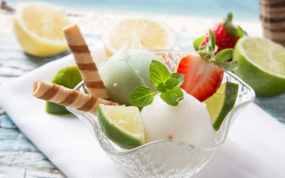 Bowl icecream strawberries limes beach - strawberry free wallpaper