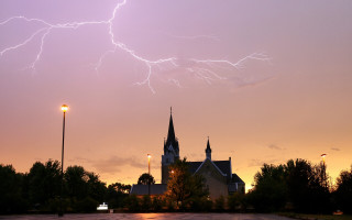 Lightning church stormy sky dusk - thunderstorm free wallpaper for desktop