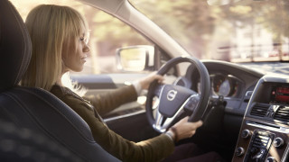 Woman driving car dashboard eva - eva švankmajerová free wallpaper