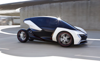 Futuristic car street bridge light - ue 5 free wallpaper