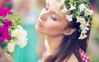 Woman flowers bouquet portrait nature - facial feature free wallpaper