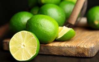 Cutting board limes knife wooden - a cutting board free wallpaper