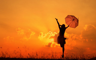 Woman umbrella sunset autumn silhouette - figuration libre free wallpaper