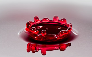 Red glass bowl crown reflection - david imms free wallpaper for desktop