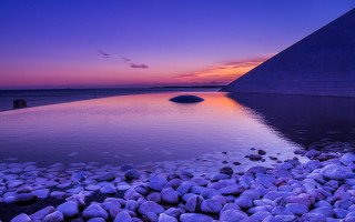 Sunset pyramid rocks pool blue - a large pool free wallpaper