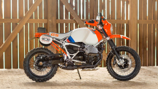 Dirt bike wooden fence motorcycle - stripe free wallpaper